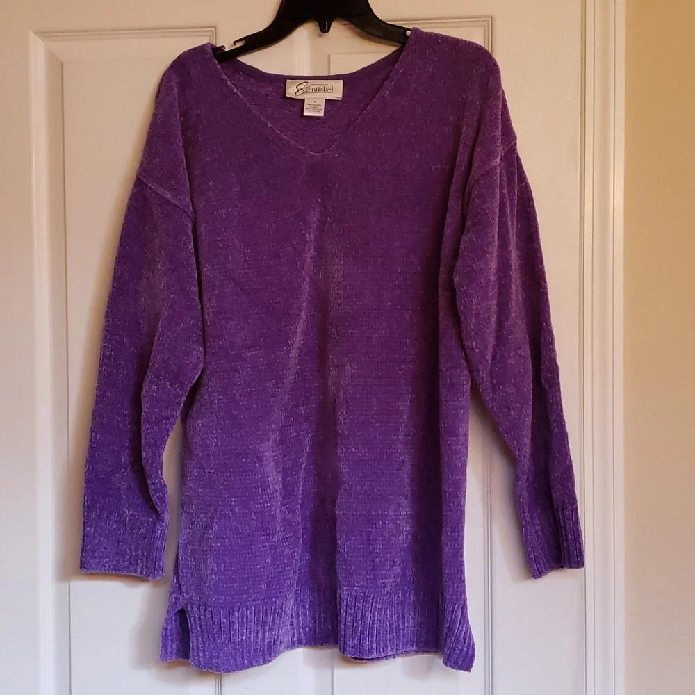 Sweater - Picture 1 of 4
